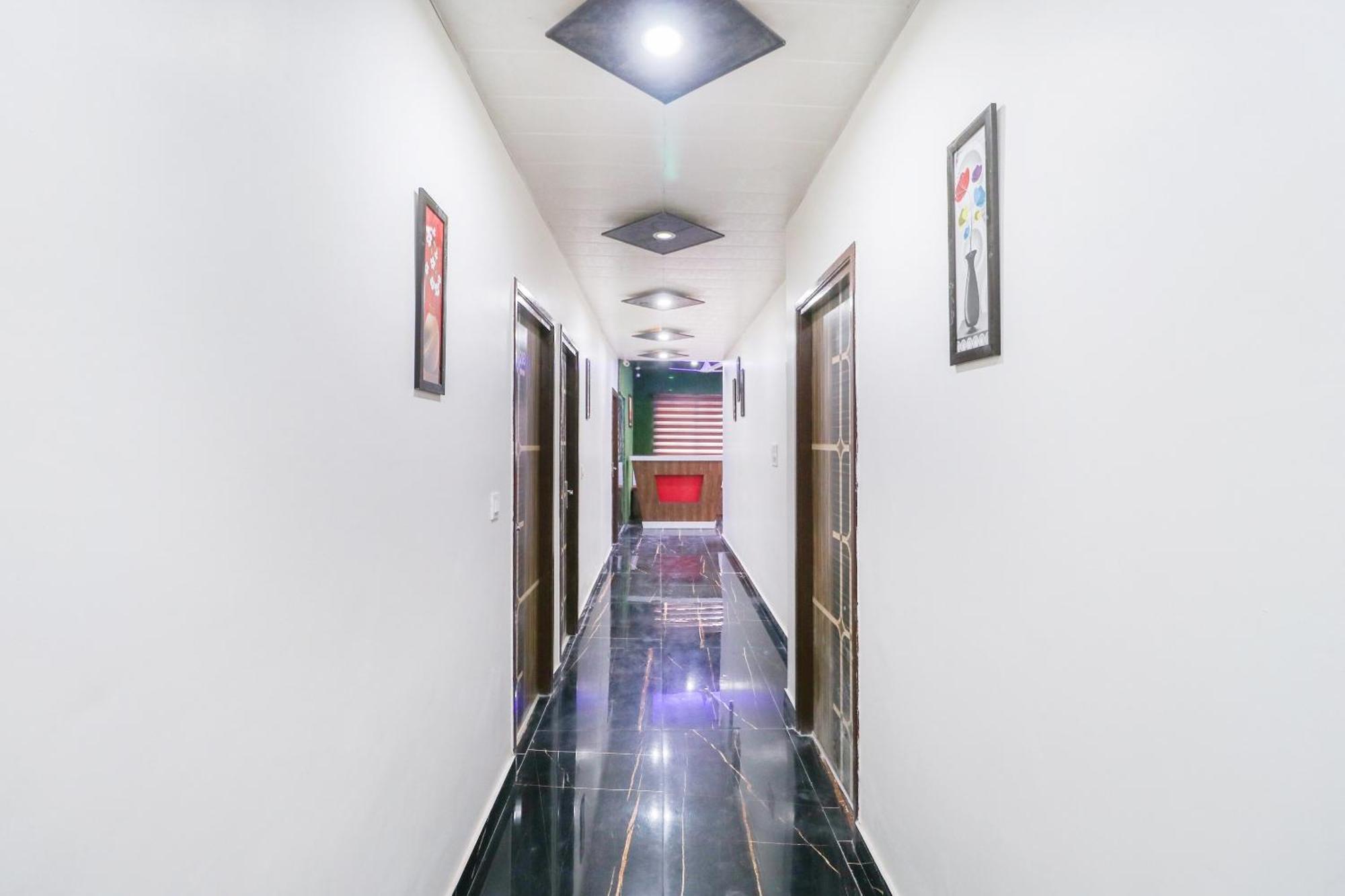 Oyo Flagship Hotel Ambani Zirakpur Exterior photo